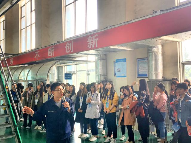 色情视频
历文学院文管系2019毕业实习拉开序幕